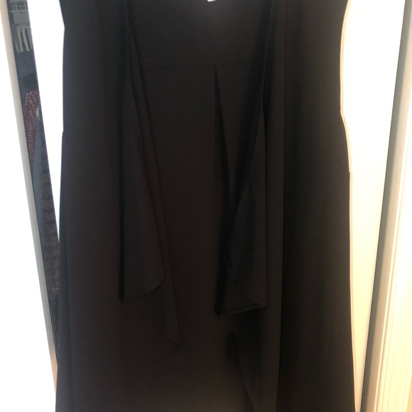 Sleeveless Plus Sized Cardigans - Picture 5 of 5